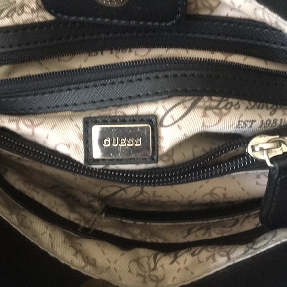 🔆SOLD🔆 GUESS Purse (w/ vintage dust bag) - Picture 5 of 6